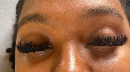 Luxe Lashes Studio image 3