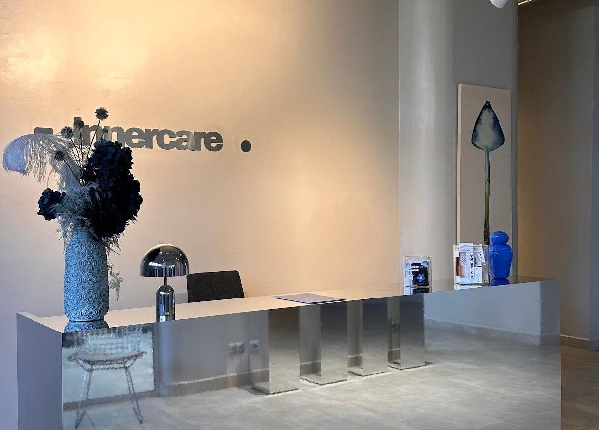 Elegant reception area at Innercare Anfa, Casablanca, Casablanca-settat, MA, featuring stylish decor.