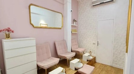 Glam Nails Studio - Guillem Tell image 2