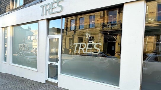 Trēs