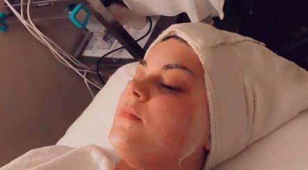 Hello Glo Skin image 2