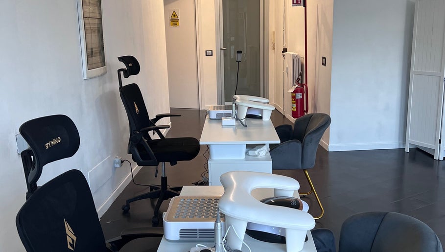 Postazione manicure moderna da Ms Mesaskin a Borgaro Torinese, Piemonte, IT.