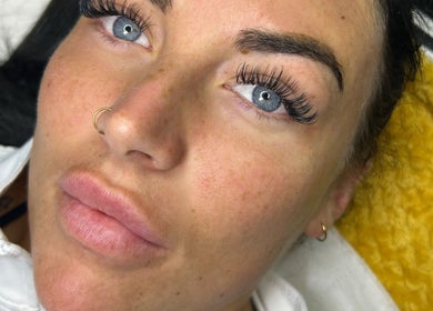 Close-up of eyelash extension at Heidi-Jo’s Beauty and Training in Warrington, England, GB.