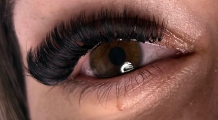 Lashes- Павликени image 3