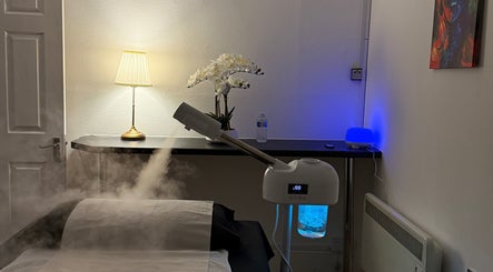 Serene Waves Spa image 3