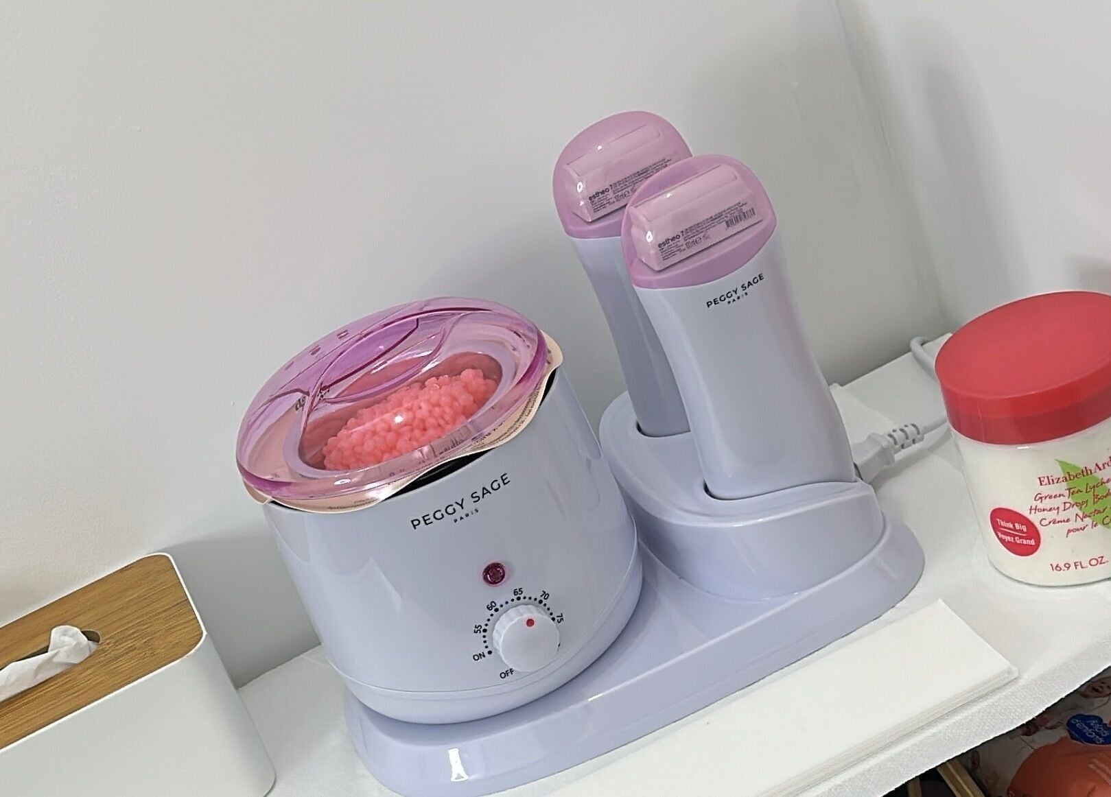 Équipements de beauté à Essenza Institut, Sainte-Clotilde, Réunion, RE pour soins raffinés.