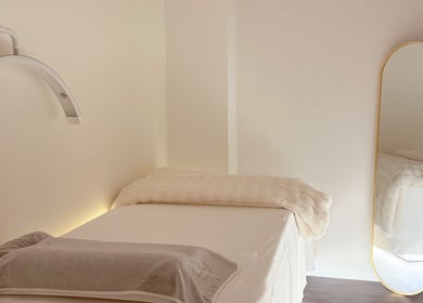 Relaxing treatment room with cozy bed at Pocobeauty, Singapore, Singapore, SG for ultimate wellness experience.