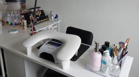 Sophie Ward Nail Artist