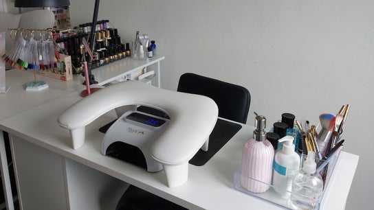 Sophie Ward Nail Artist