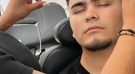 Pris lash brow artist