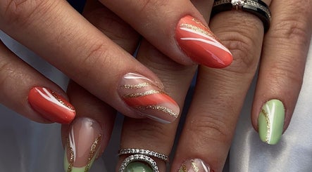 L Nails 68 image 3