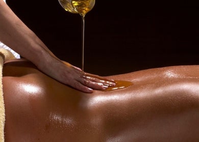 Massage à l'huile chez Massage ejm, Nouméa, Province Sud, NC, apportant détente et bien-être.
