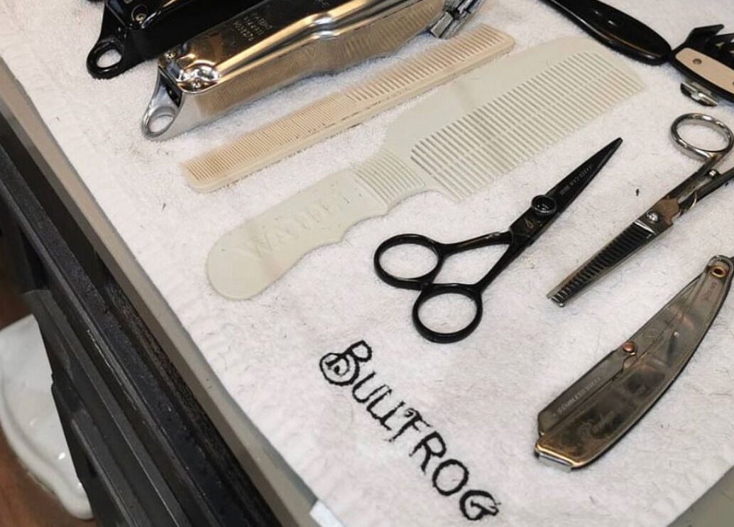 مجموعة أدوات حلاقة في Bull Frog، مسقط، محافظة مسقط، سلطنة عمان، تحقق أفضل النتائج.