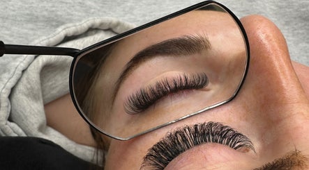 Axe Lashes afbeelding 2