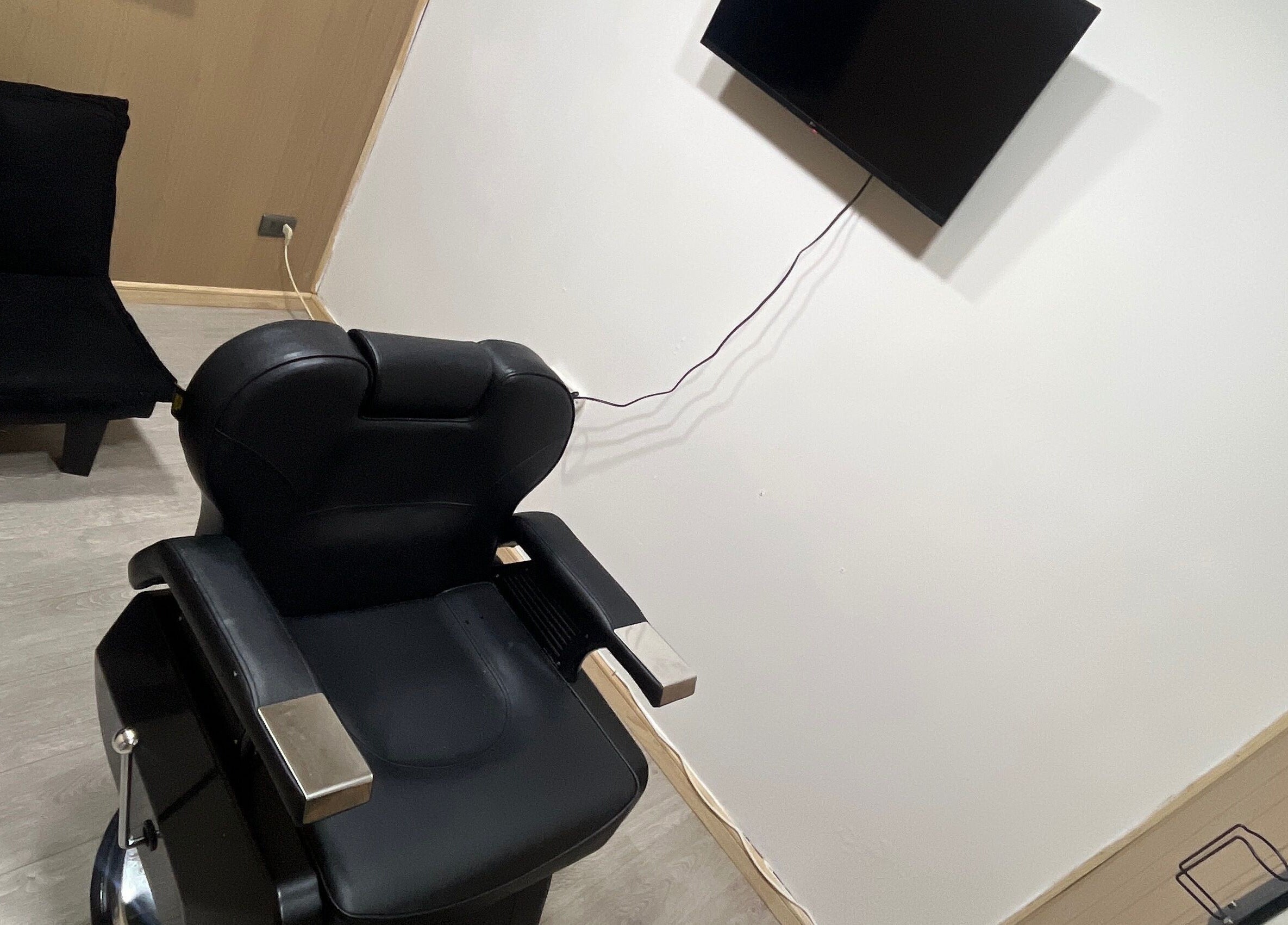 Silla de peluquería en Thony Estilo, Puerto Montt, Los Lagos, CL. Ambiente moderno y elegante.