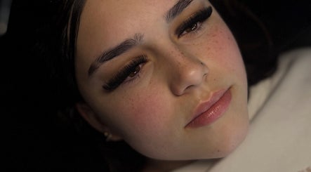 Close-up of lashes applied at Ar Lash Artistry, Yarrabilba, Queensland, AU, showcasing fine detail and artistry.