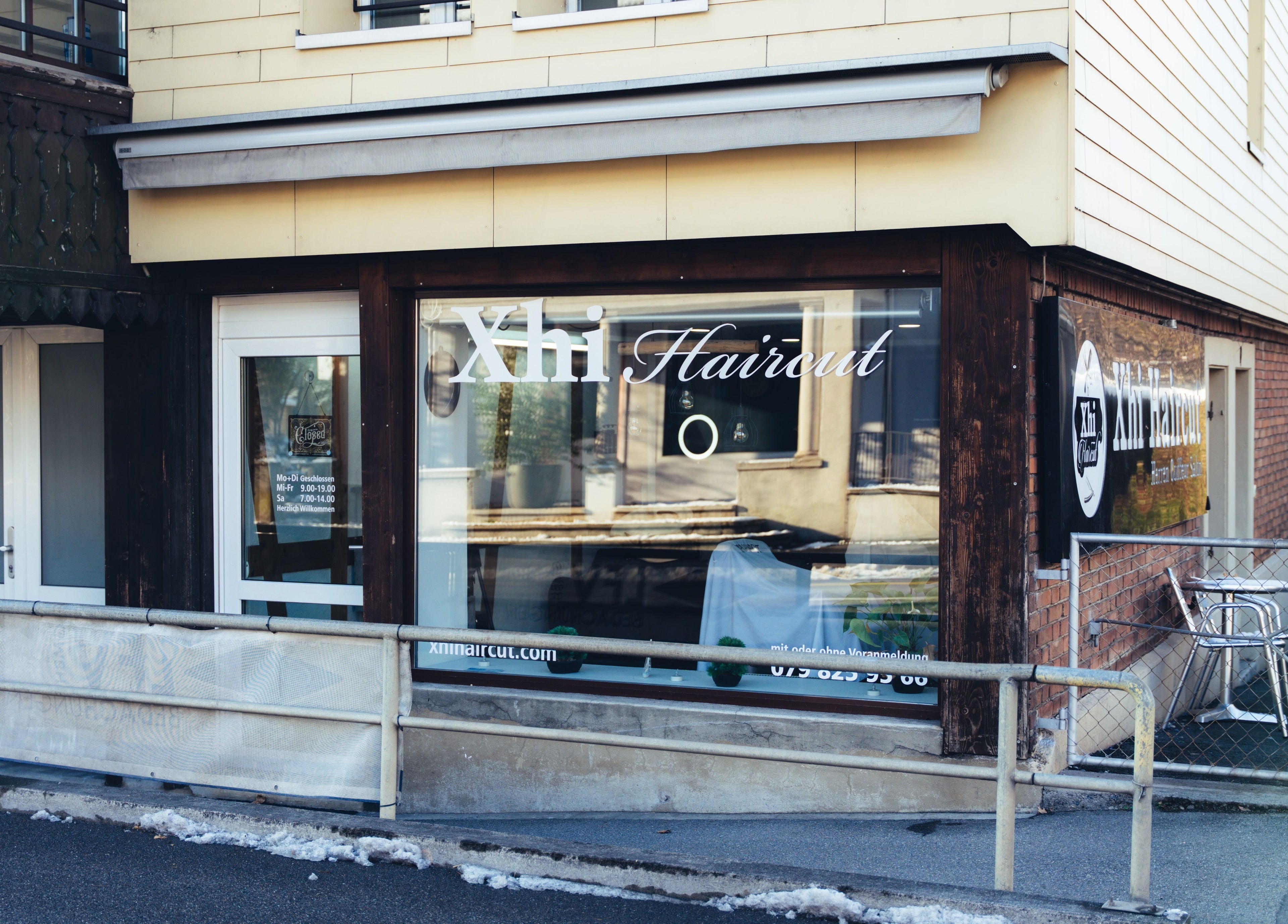 Abifades in Thun, Bern, CH zeigt eine einladende Fassade in einem charmanten Viertel.