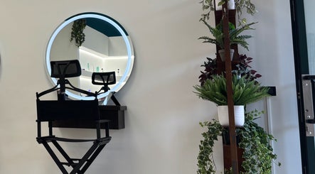 Emma Make Up And Brow Studio, bilde 3