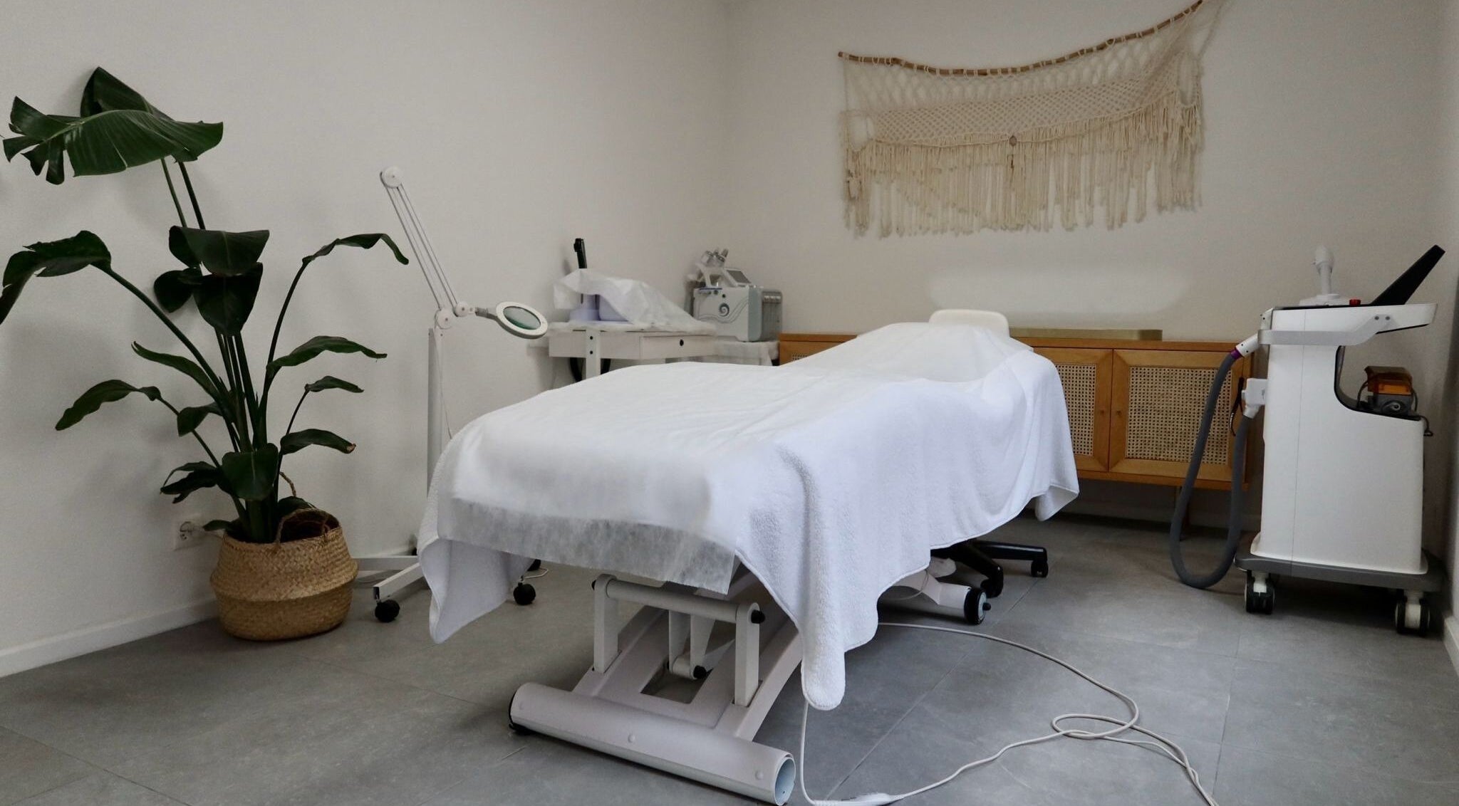 Salle de soins moderne à Dolce Vita Beauty, Yverdon-les-Bains, Vaud, CH.