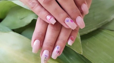 Twin Touch Nails by Rebecca