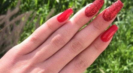 Twin Touch Nails by Rebecca image 3