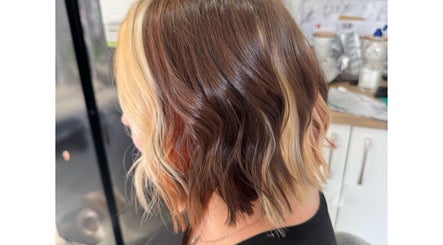 Laura Lewis Hair Stylist obrázek 2