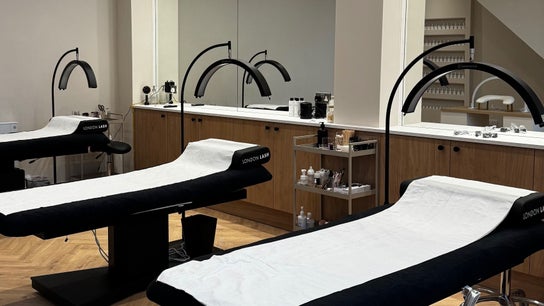 Fox & Flo | Lash and Brow Bar