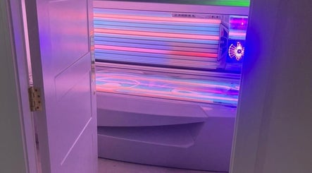 Bentleywood Tanning Studios image 3