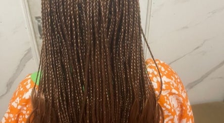 Braids Warehouse image 3