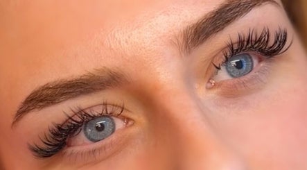 Lu’s Lashes