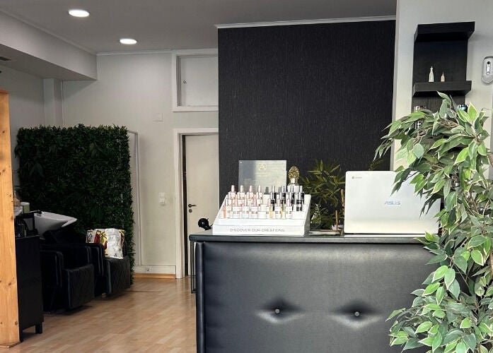 Recepção elegante no T.A cabeleireiros & Estética - Telheiras, Lisboa, Lisboa, PT com detalhes de decoração.