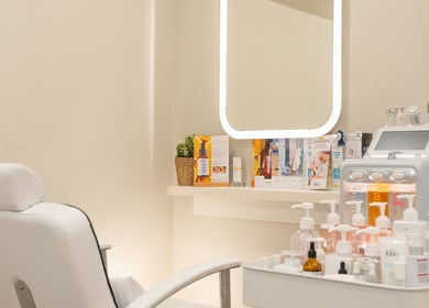 Kskin Korean Express Facial - Chinatown Point, Singapore, SG, offers a tranquil treatment room with advanced skincare.