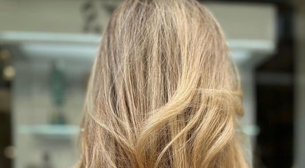 Up Salon
