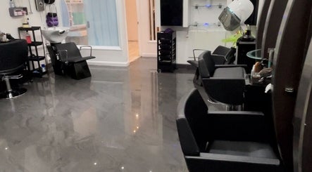 MAUVÉNNA hair salon image 2
