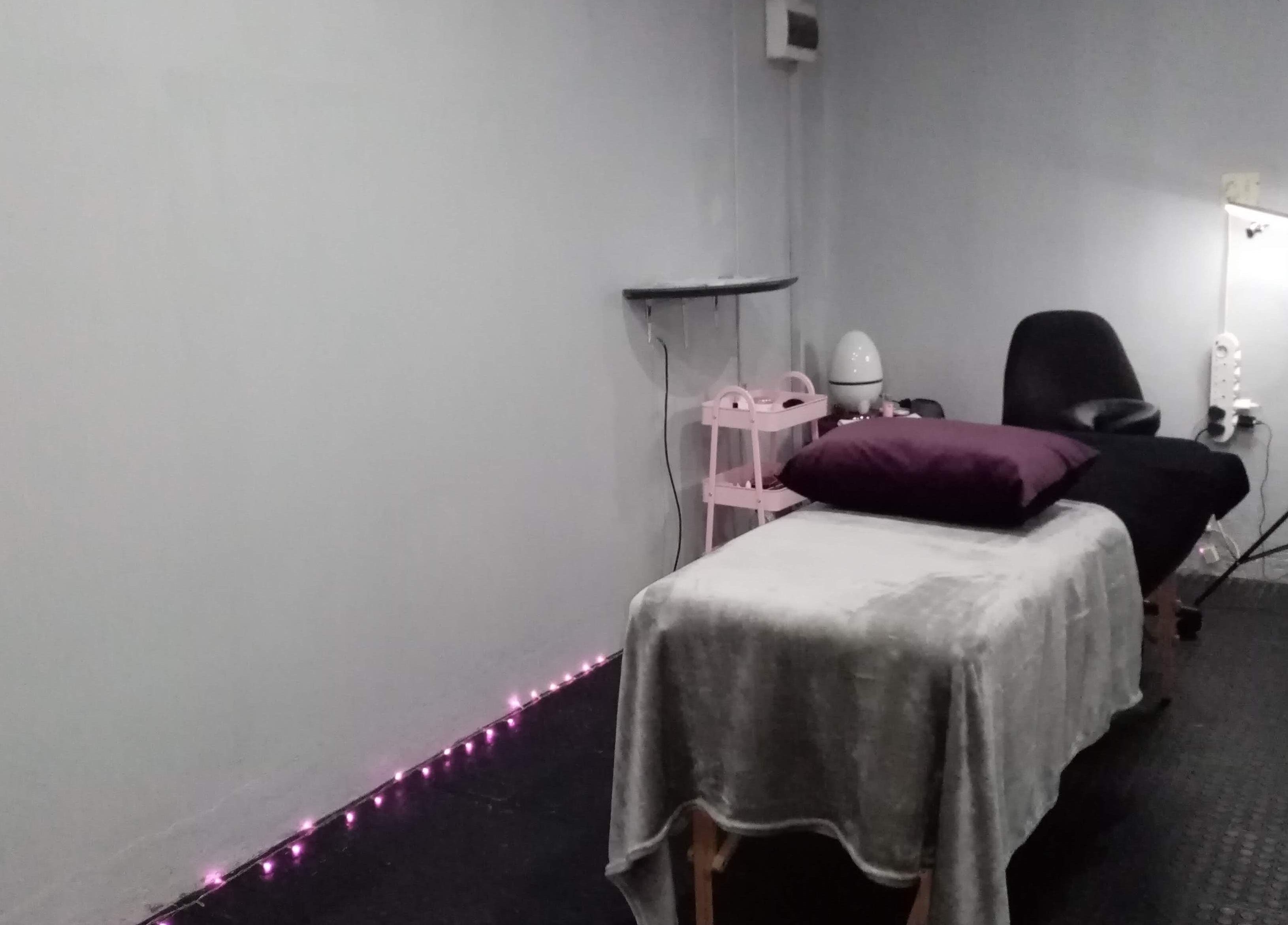 Serene treatment room at Lashinc Lash Artistry, Durban, Kwazulu-natal, ZA, featuring a comfy massage bed.