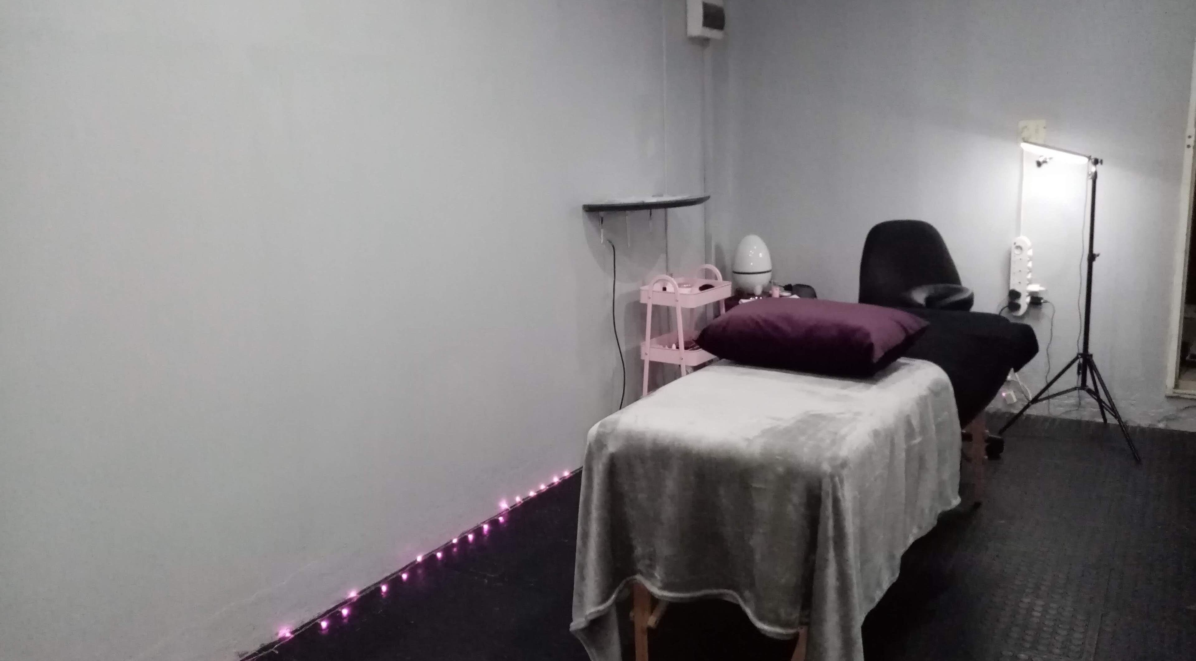 Serene treatment room at Lashinc Lash Artistry, Durban, Kwazulu-natal, ZA, featuring a comfy massage bed.
