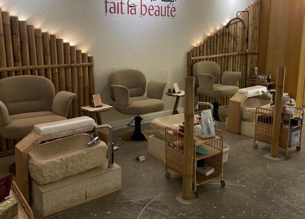 Elegant nail spa area at Laranote_Spa مركز لارا نوت سبا, الدمام, المنطقة الشرقية, SA with cozy seating.