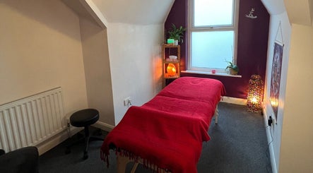 Erzsebet Rennie, REN massage therapy