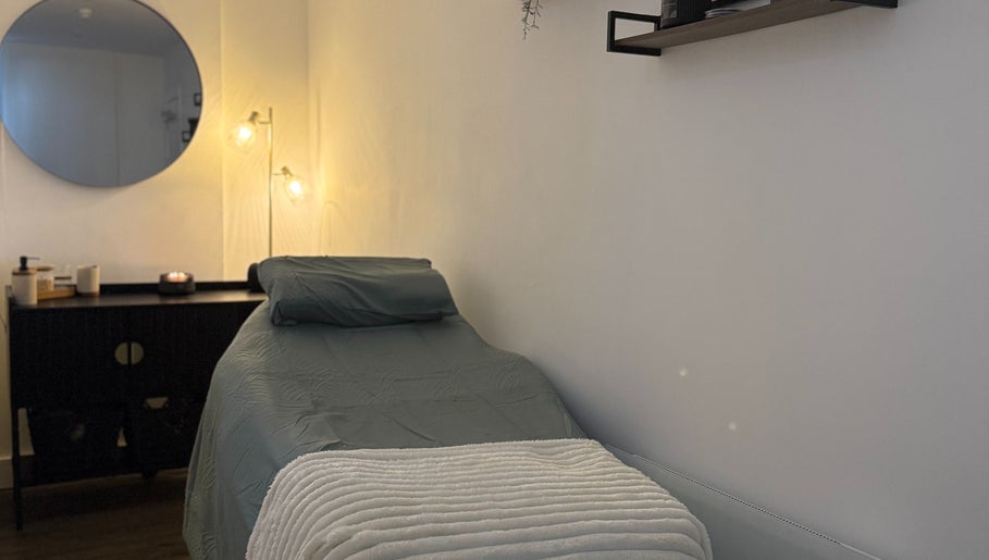 Relaxing therapy room at Beauty by Gonzàlez, West Bridgford, England, GB.