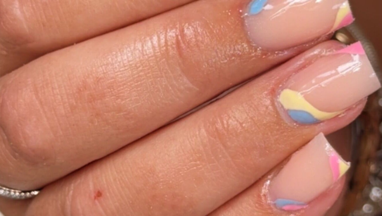 Chic pastel nail art by Nails by Sienna in Pontefract, England, GB for a stylish and trendy look.