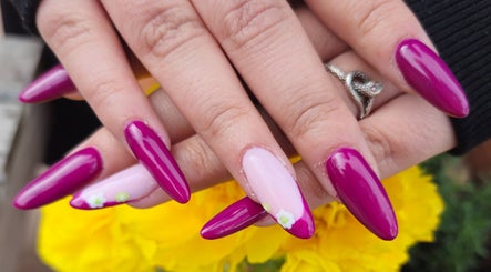 ClawMeNails image 2