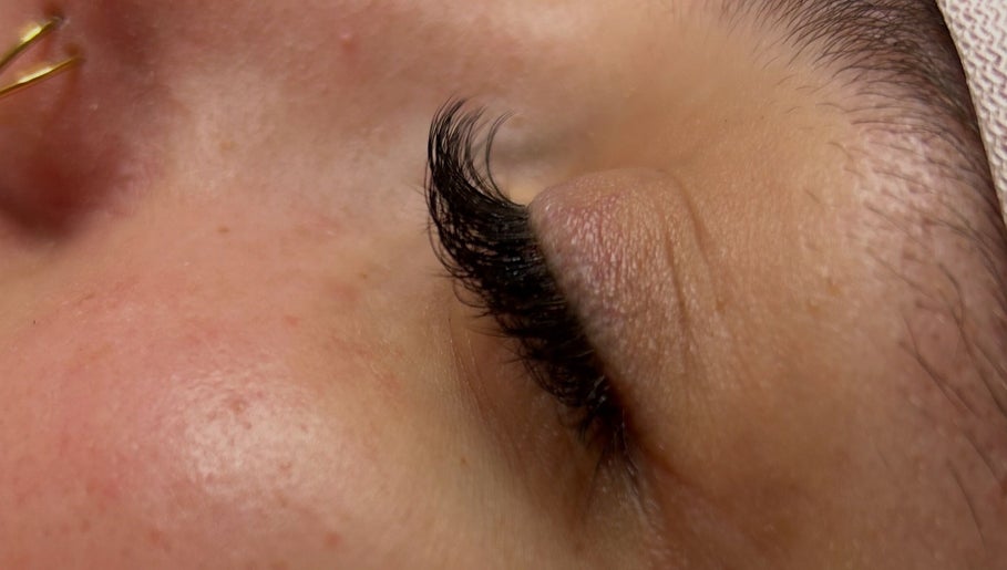 Sublime Lashes by Sarra image 1