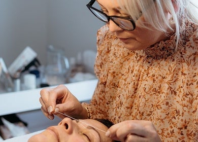 Expert threading at Flourish Skin & Beauty in Wānaka, Otago, NZ ensures precise, gentle eyebrow shaping.