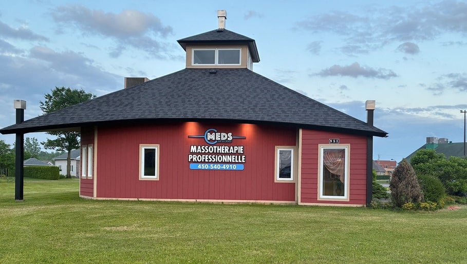 Façade de Clinique MEDS à Saint-jean-de-matha, Québec. Massothérapie et cryothérapie professionnelle.