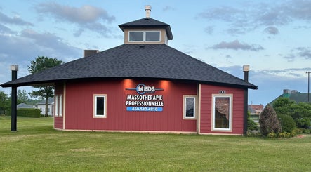 Façade de Clinique MEDS à Saint-jean-de-matha, Québec. Massothérapie et cryothérapie professionnelle.