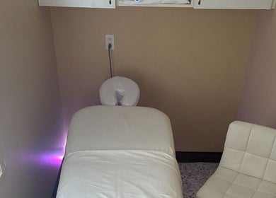 Salle de massage paisible chez Clinique MEDS - Massothérapie Professionnelle et Cryothérapie, Saint-jean-de-matha, Québec, CA.