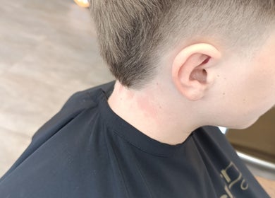 Corte de cabello juvenil en Magic Peluqueros, Sant Joan D'alacant, Comunidad Valenciana, ES.