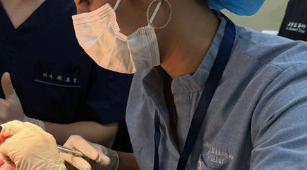 Refine Dermatology image 3