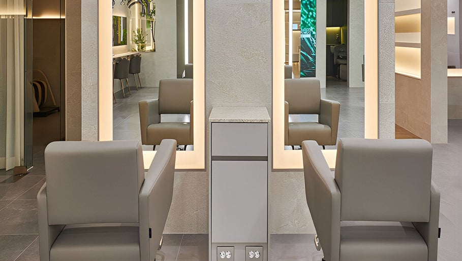 Elegant salon interior at EcoJardin Jamsil Lotte Tower Branch 에코쟈뎅, 서울특별시, 서울특별시, KR.