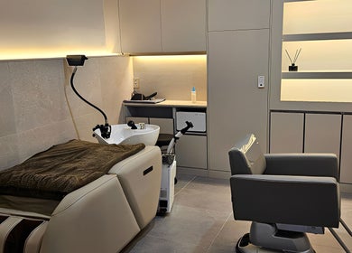 Relaxing salon interior at EcoJardin Jamsil Lotte Tower Branch 에코쟈뎅, 서울특별시, 서울특별시, KR.